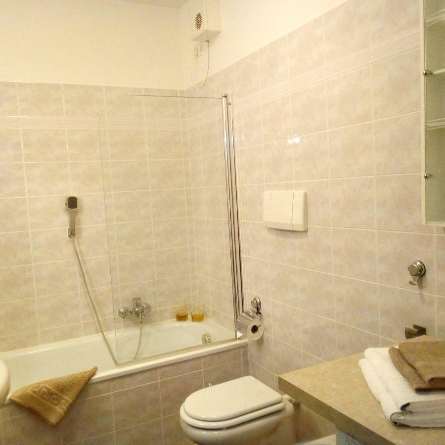 Casa Akira Apartment Riva del Garda Bagian luar foto